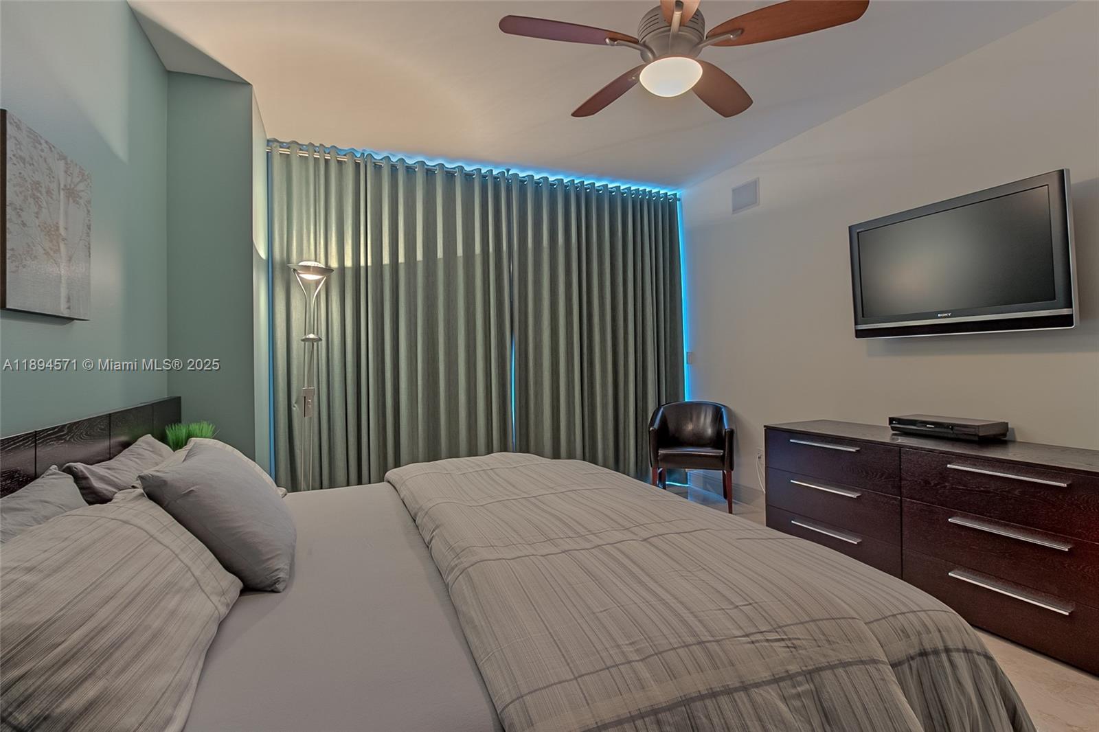 DIPLOMAT OCEANFRONT RESID - Residential Lease