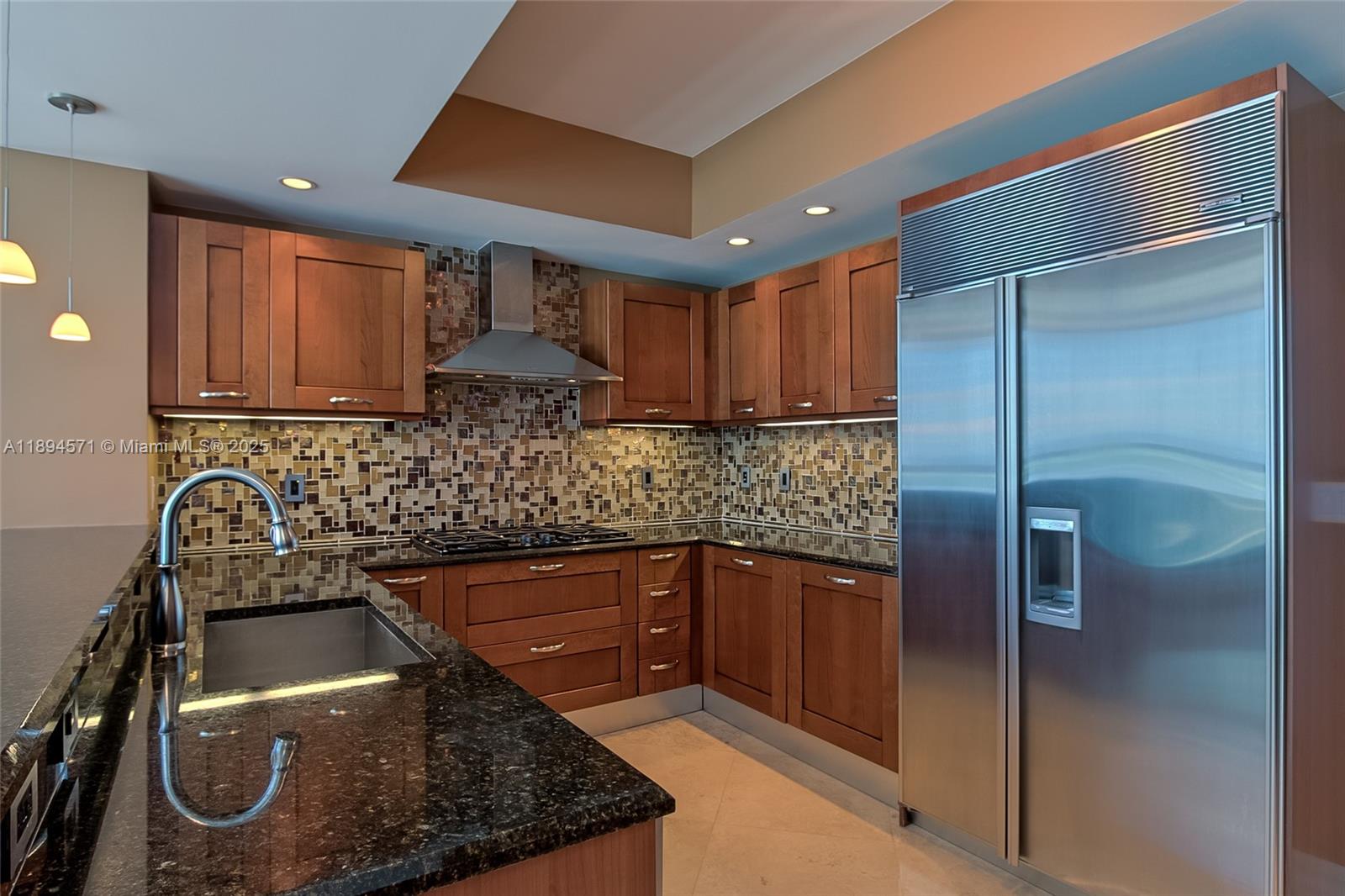 DIPLOMAT OCEANFRONT RESID - Residential Lease
