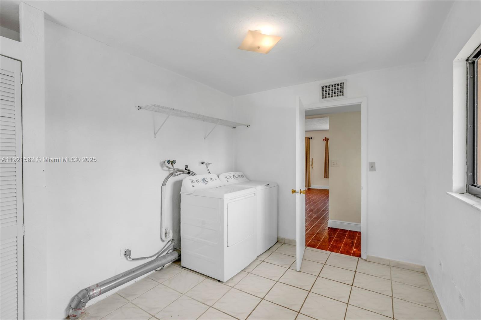 SOUTH CREEK VILLAGE - Residential