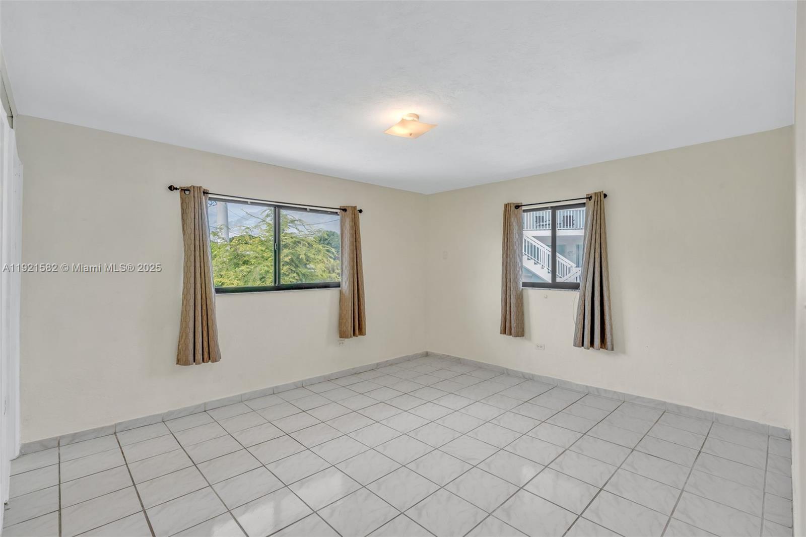 SOUTH CREEK VILLAGE - Residential