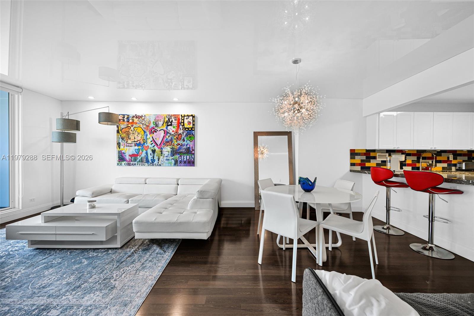 2301 Collins Ave 1204