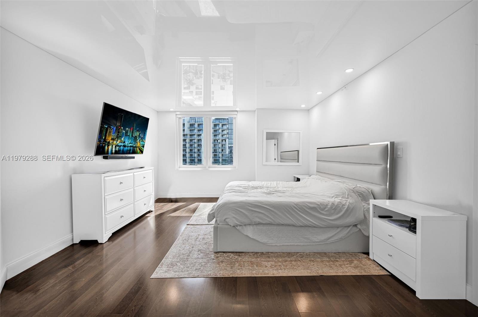 RONEY PALACE CONDO - Residential