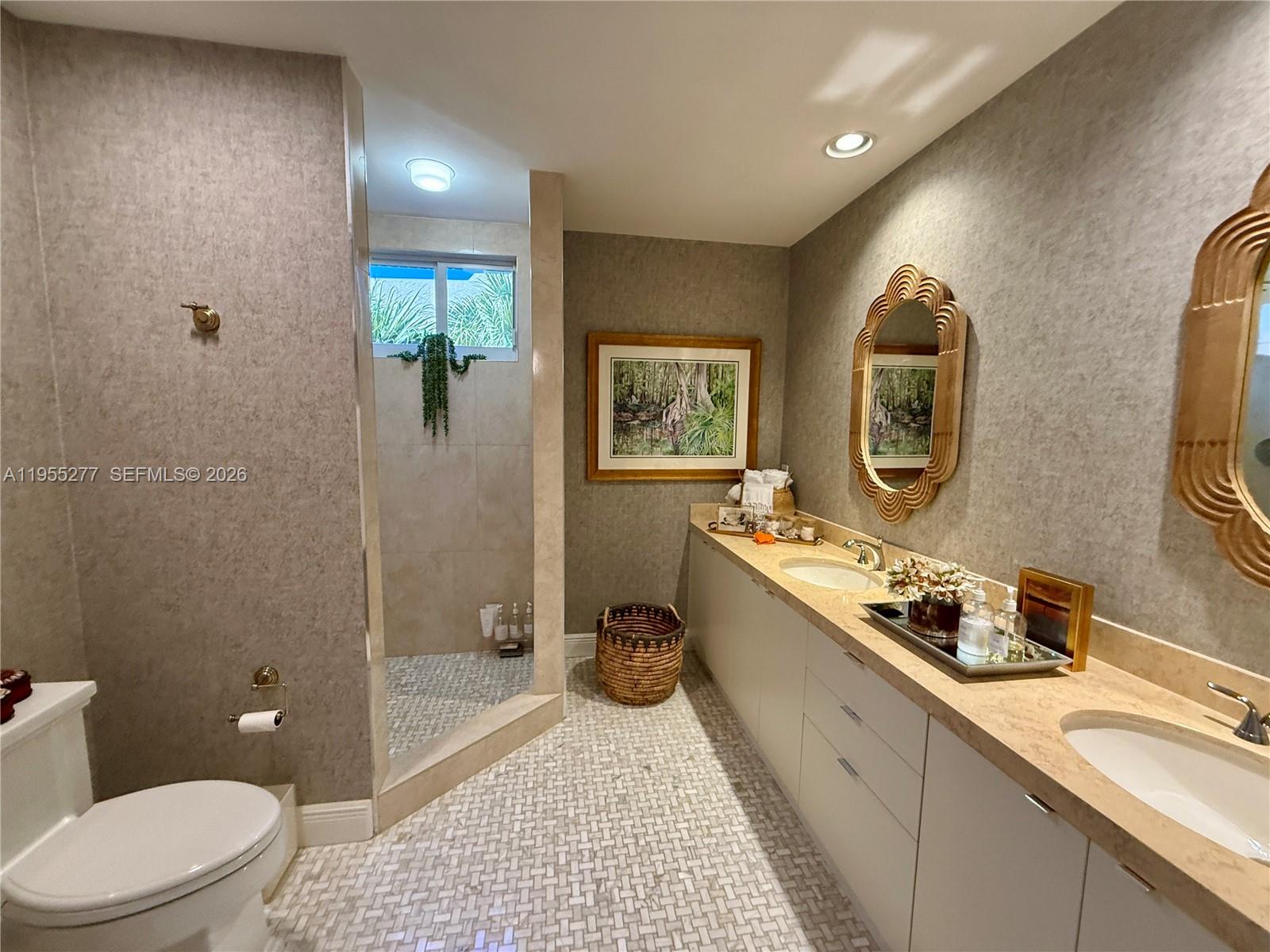 ROYAL HARBOUR YACHT CLUB - Residential