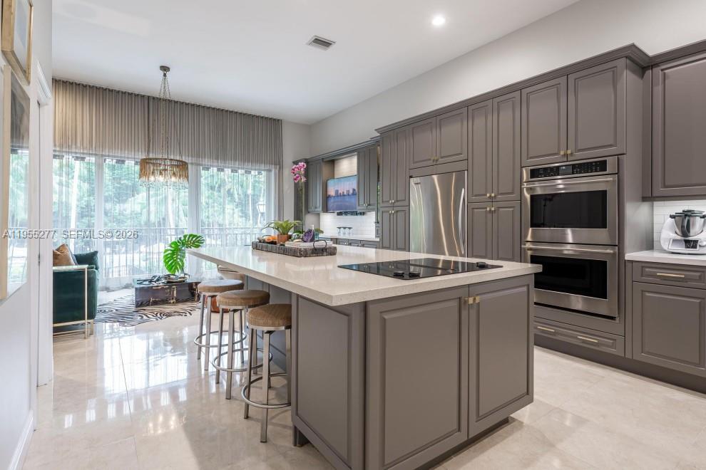 ROYAL HARBOUR YACHT CLUB - Residential