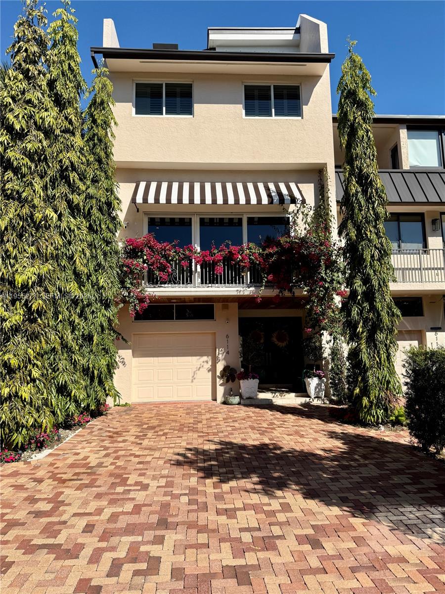 ROYAL HARBOUR YACHT CLUB - Residential