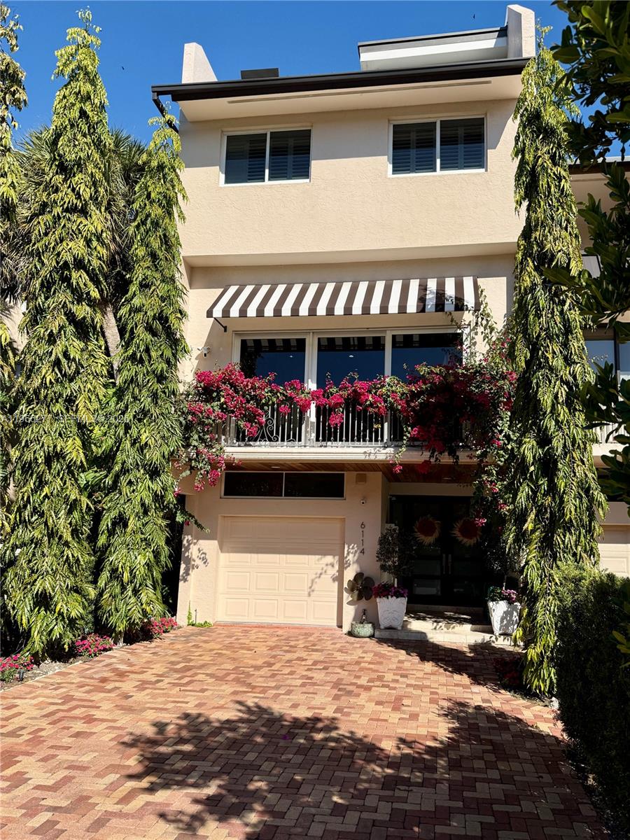 ROYAL HARBOUR YACHT CLUB - Residential