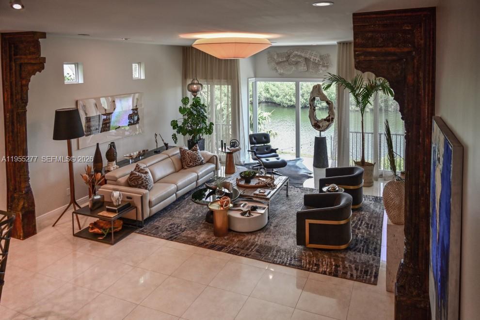 ROYAL HARBOUR YACHT CLUB - Residential