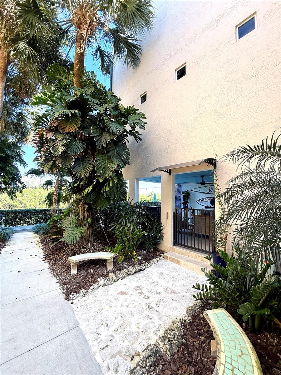 ROYAL HARBOUR YACHT CLUB - Residential