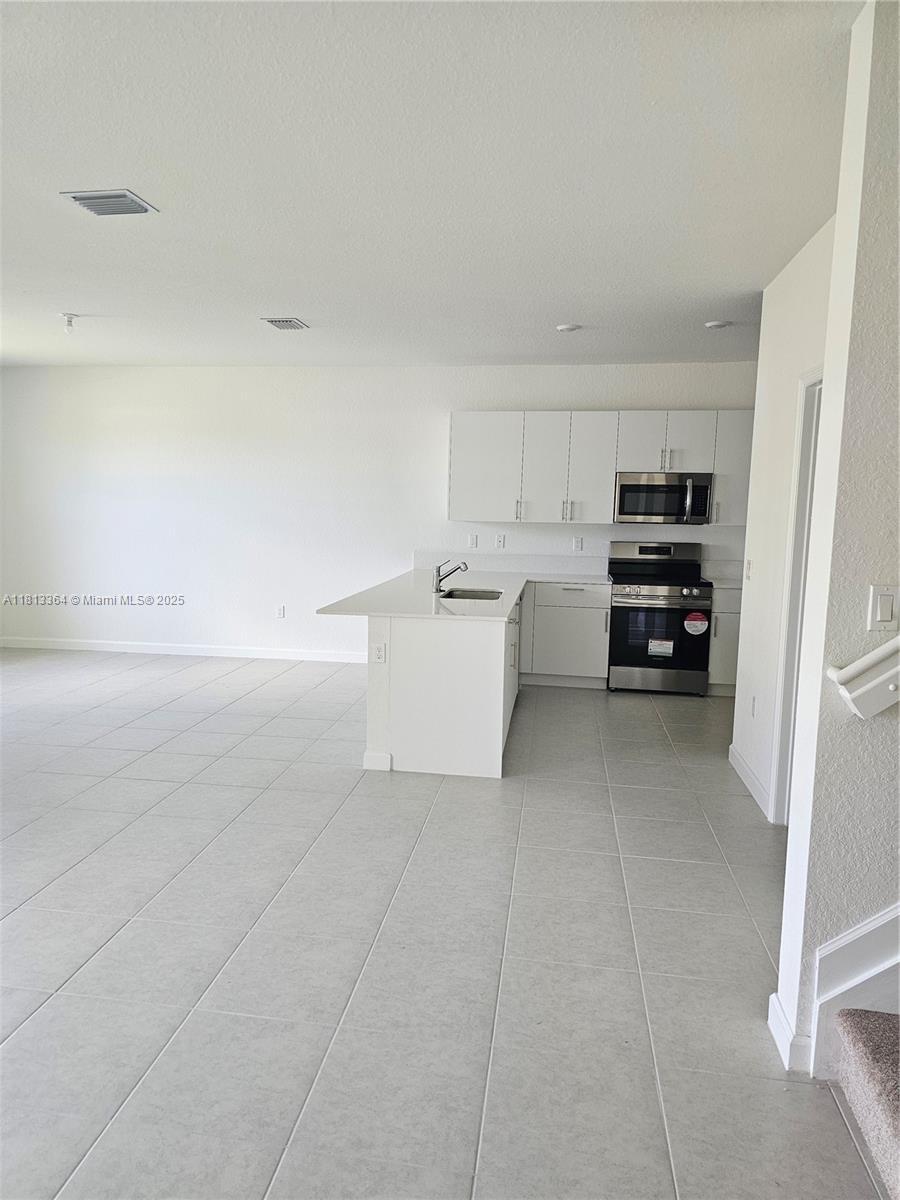 DANIA PRESERVE - Residential Lease