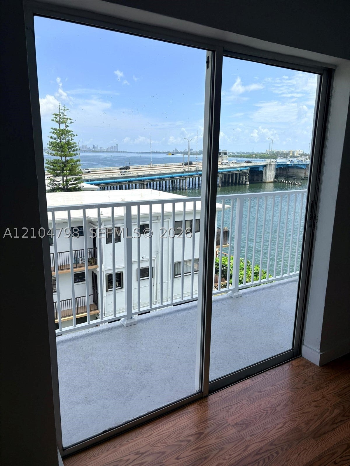 7825 NE Bayshore Ct 501