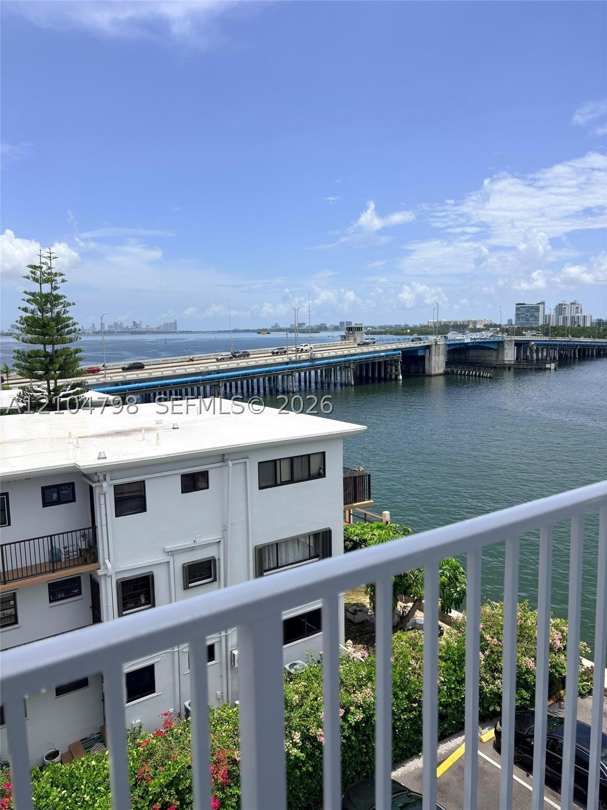 7825 NE Bayshore Ct 501