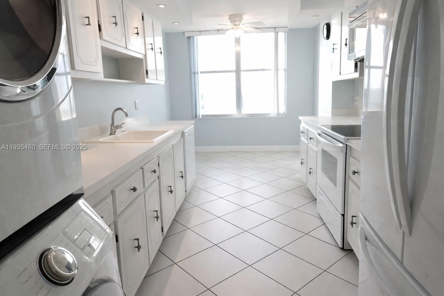 AQUARIUS CONDO - Residential Lease