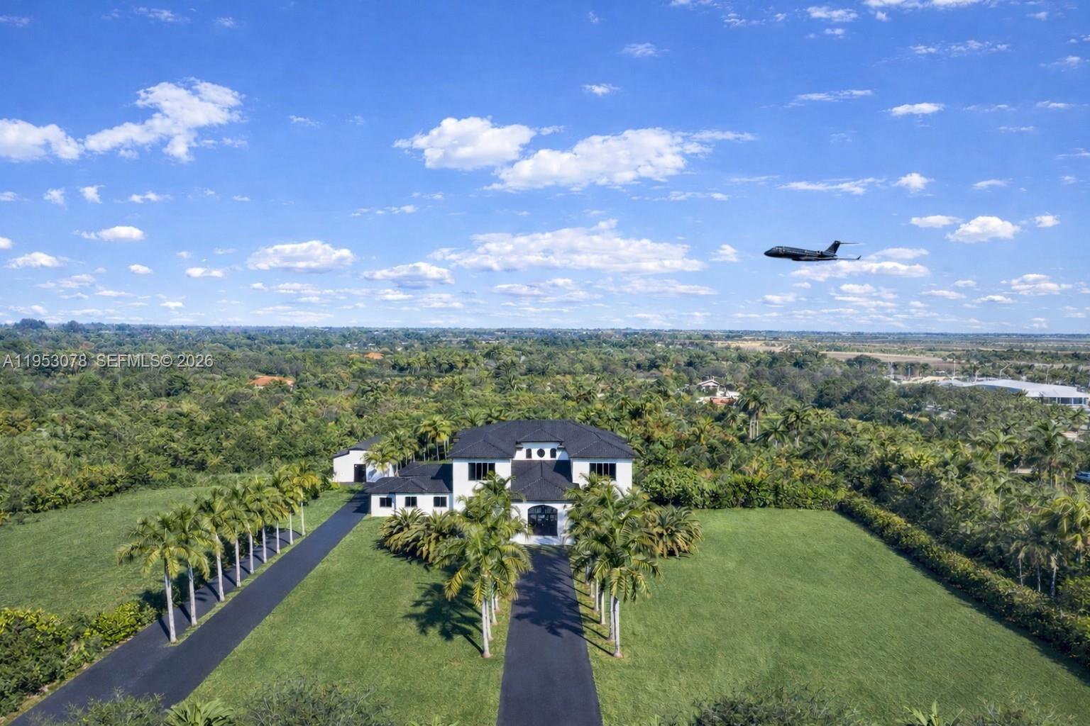 LINDBERGH'S LANDING - Residential