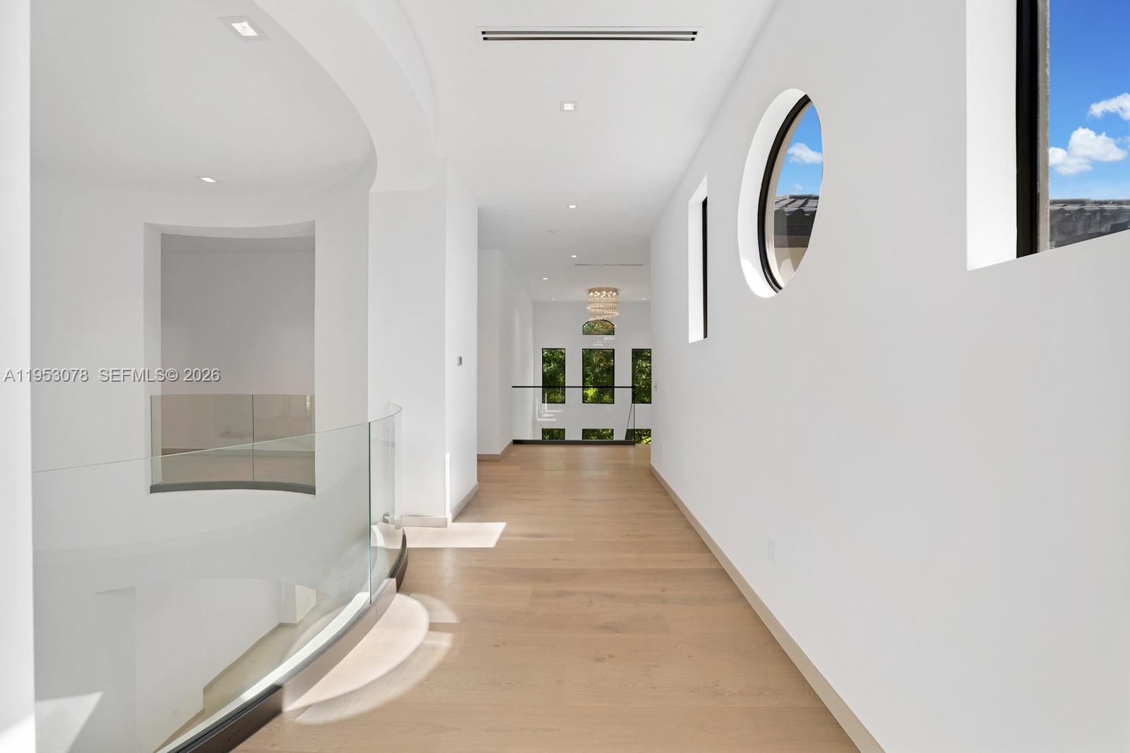 LINDBERGH'S LANDING - Residential