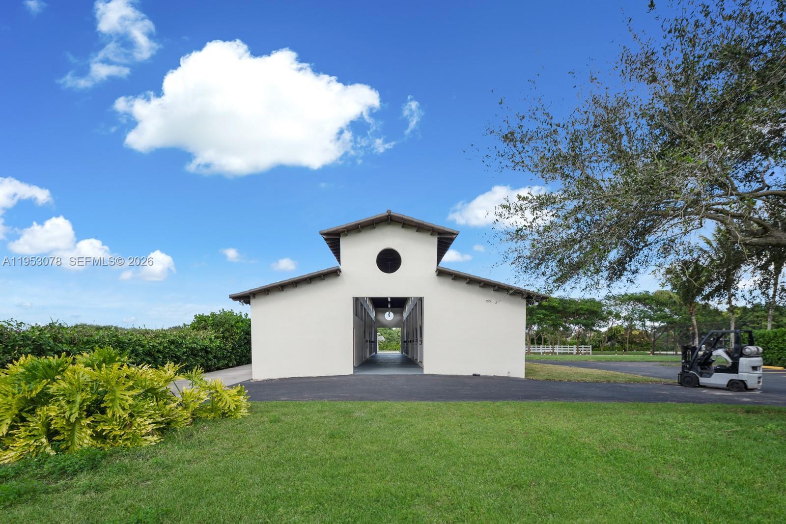 LINDBERGH'S LANDING - Residential