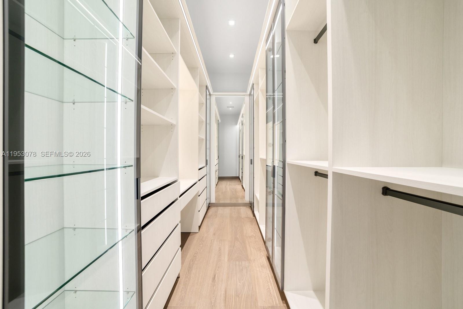 LINDBERGH'S LANDING - Residential