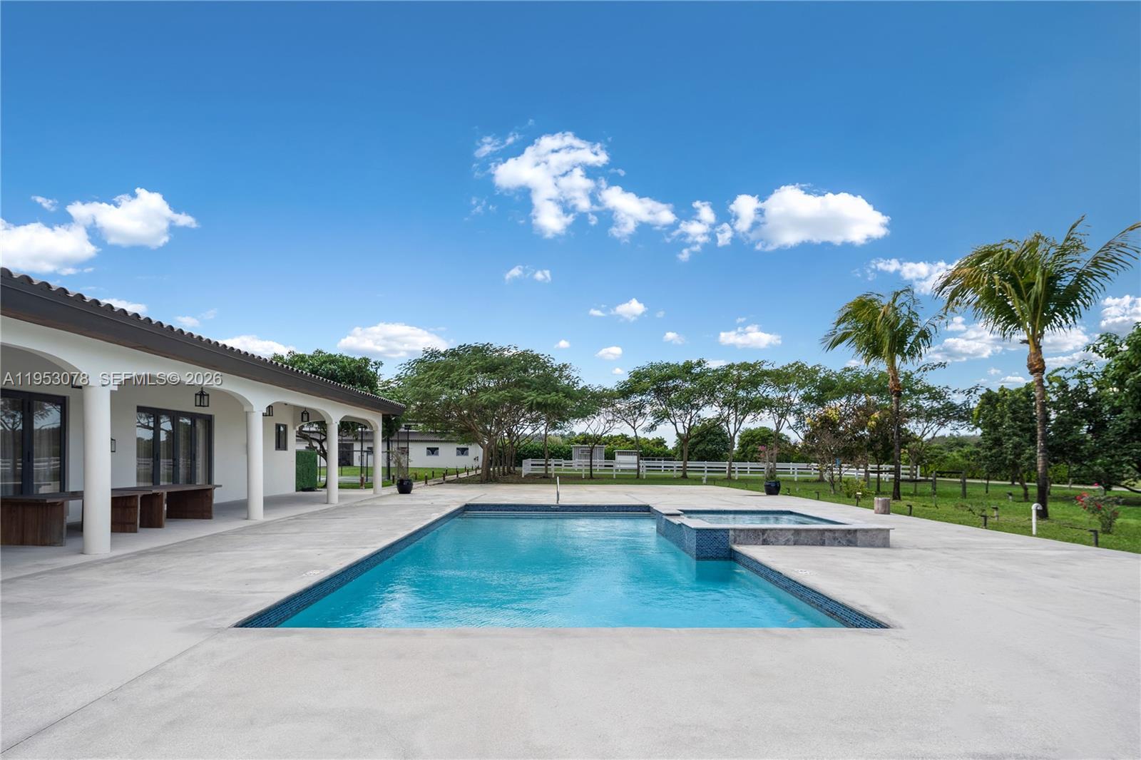 LINDBERGH'S LANDING - Residential