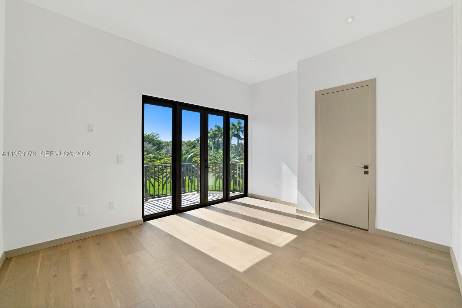 LINDBERGH'S LANDING - Residential