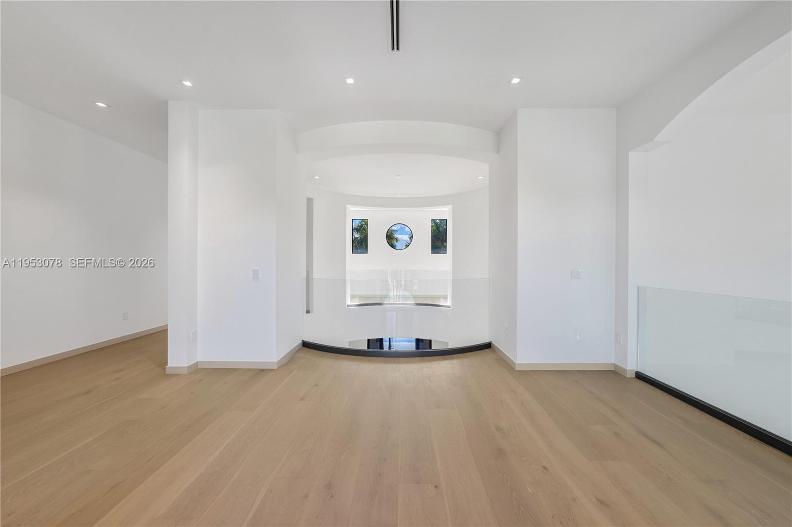 LINDBERGH'S LANDING - Residential