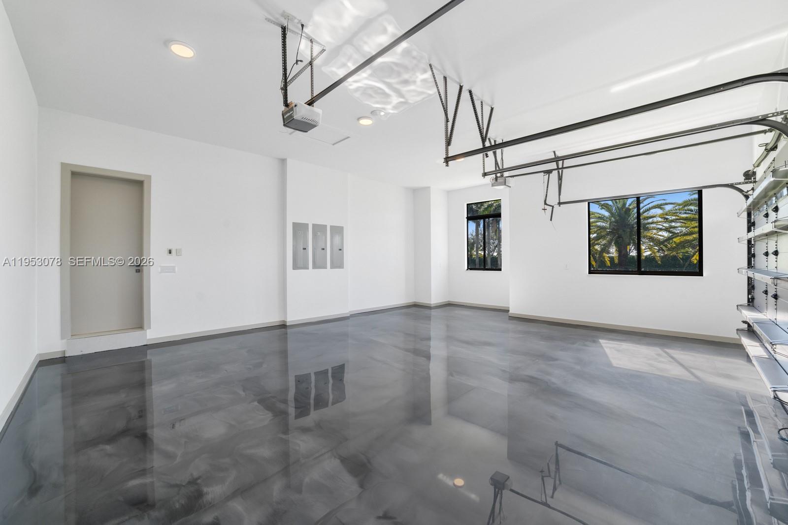 LINDBERGH'S LANDING - Residential