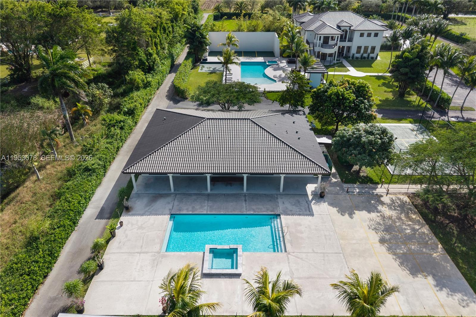 LINDBERGH'S LANDING - Residential