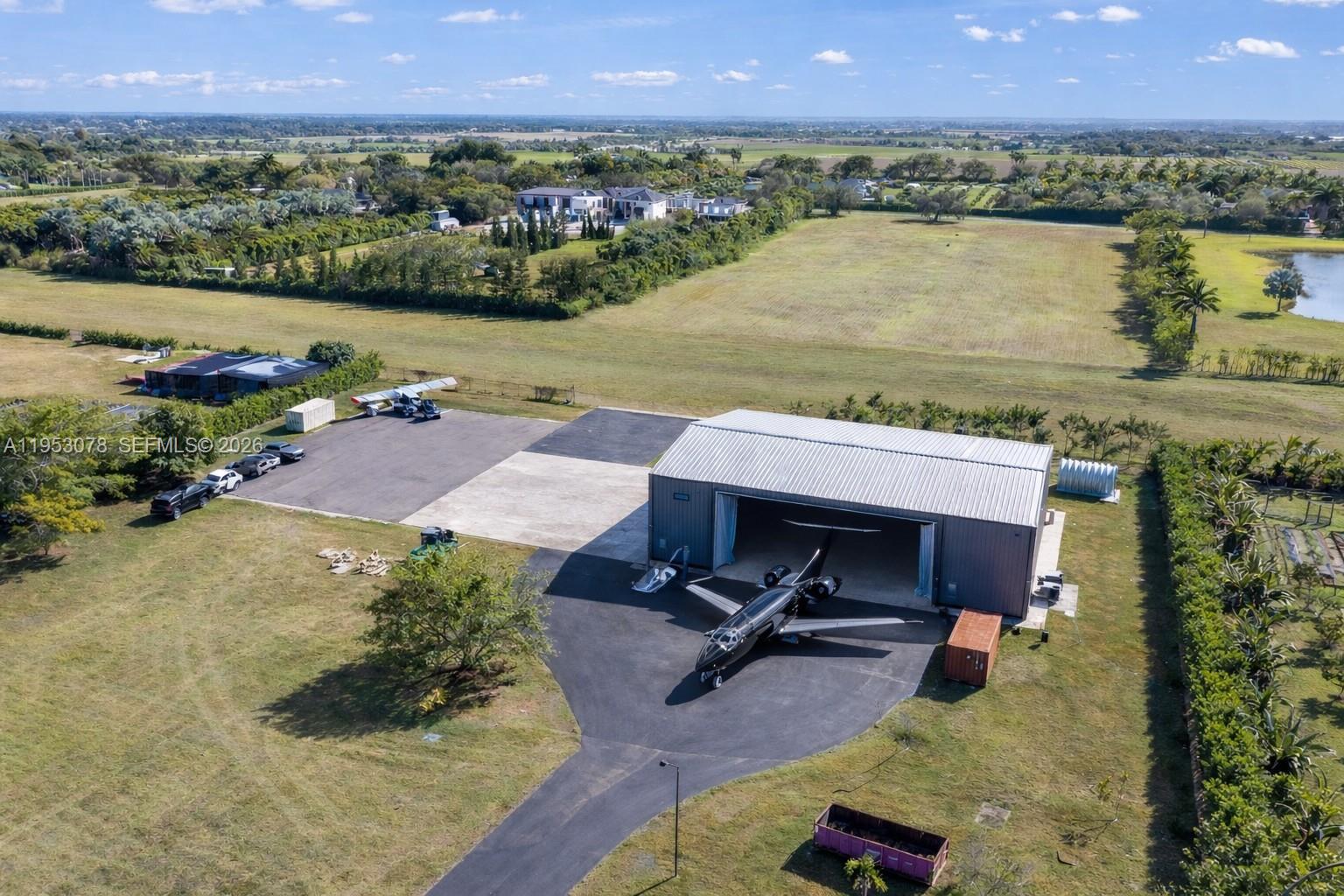 LINDBERGH'S LANDING - Residential