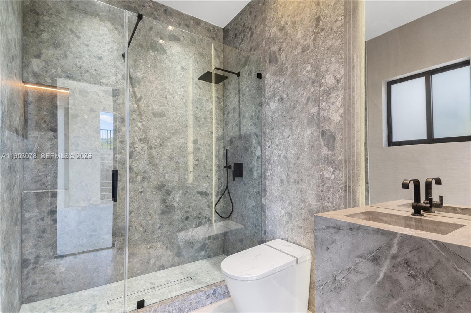 LINDBERGH'S LANDING - Residential