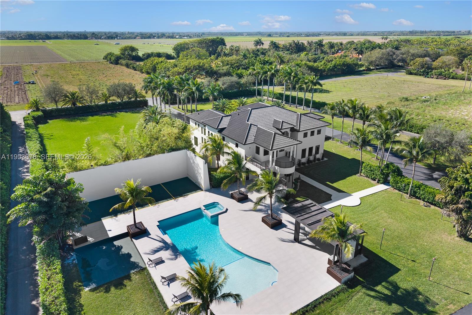 LINDBERGH'S LANDING - Residential