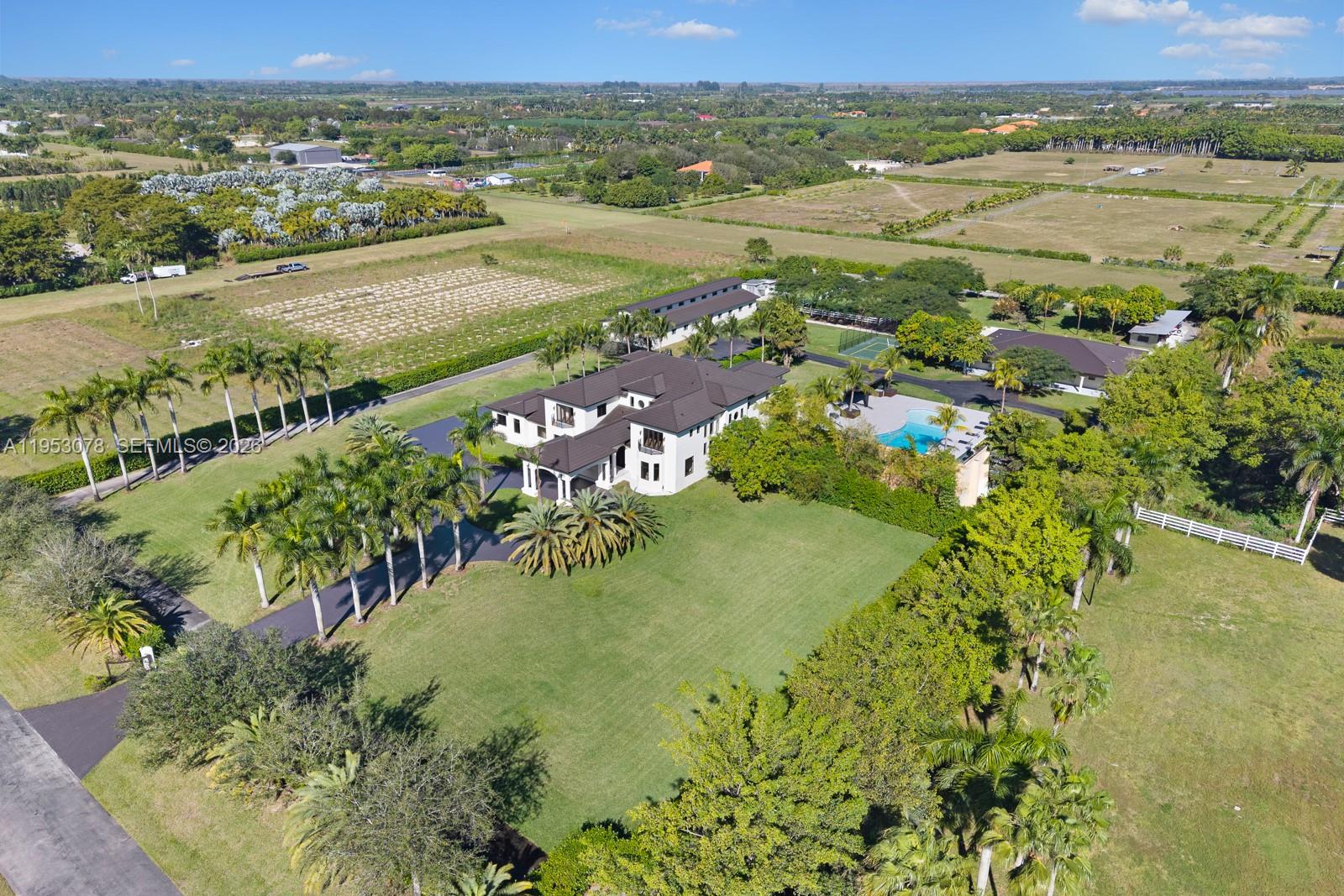 LINDBERGH'S LANDING - Residential