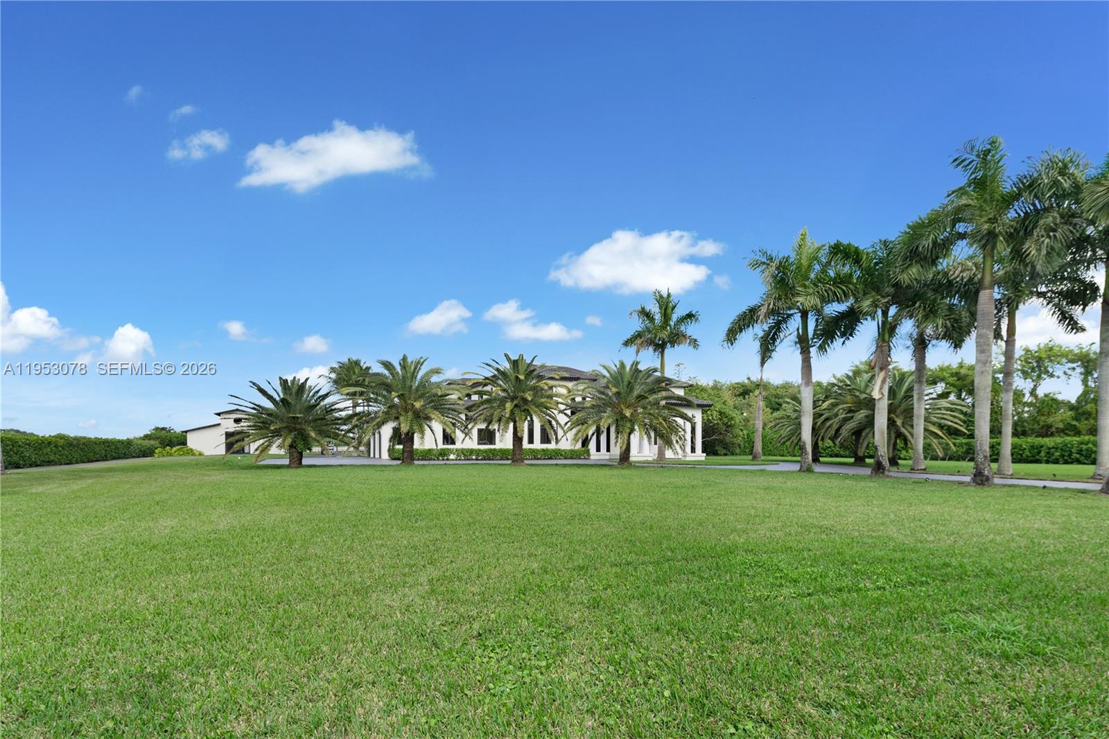 LINDBERGH'S LANDING - Residential