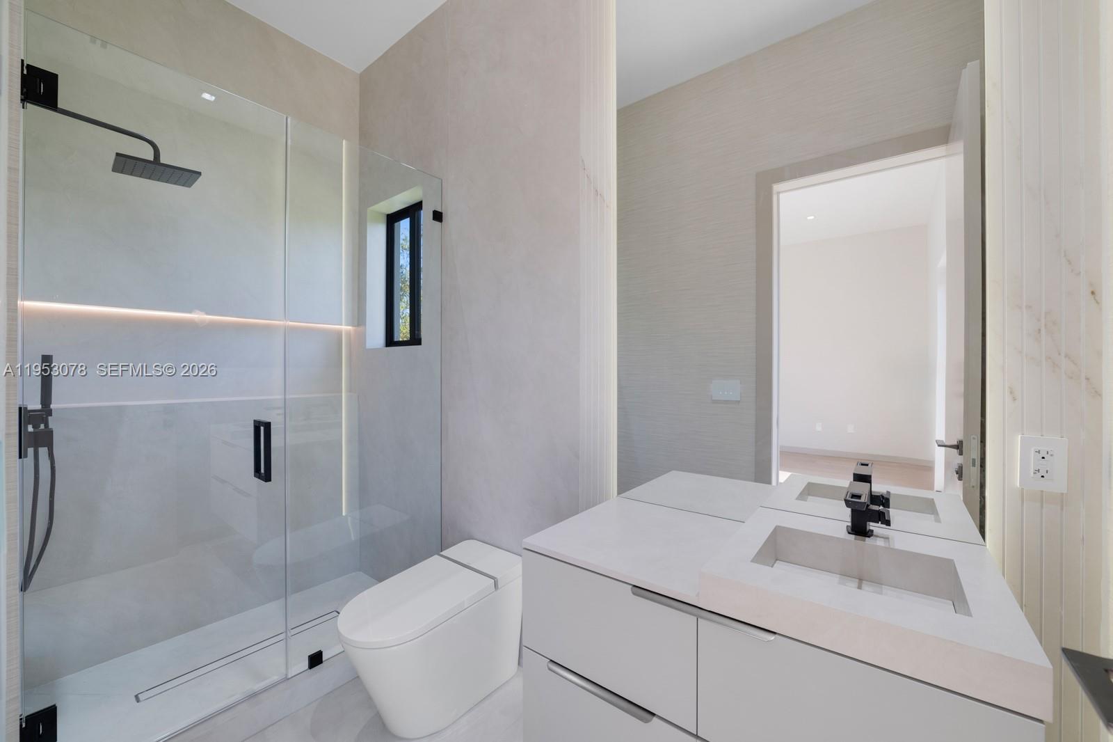 LINDBERGH'S LANDING - Residential