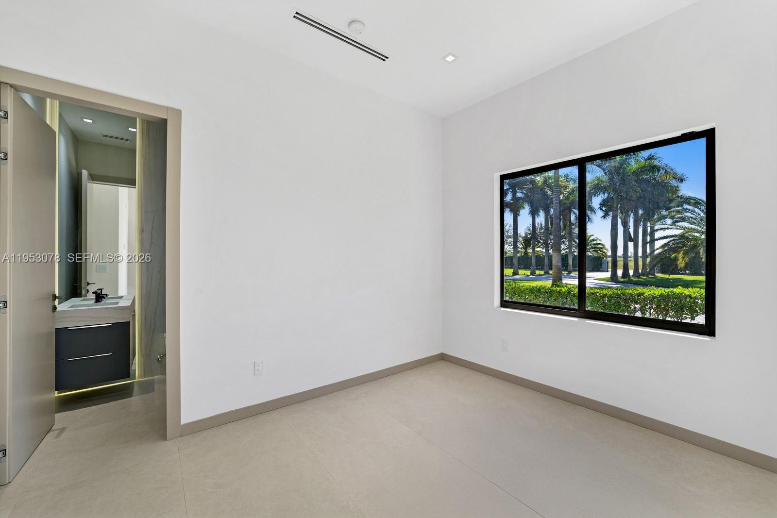 LINDBERGH'S LANDING - Residential