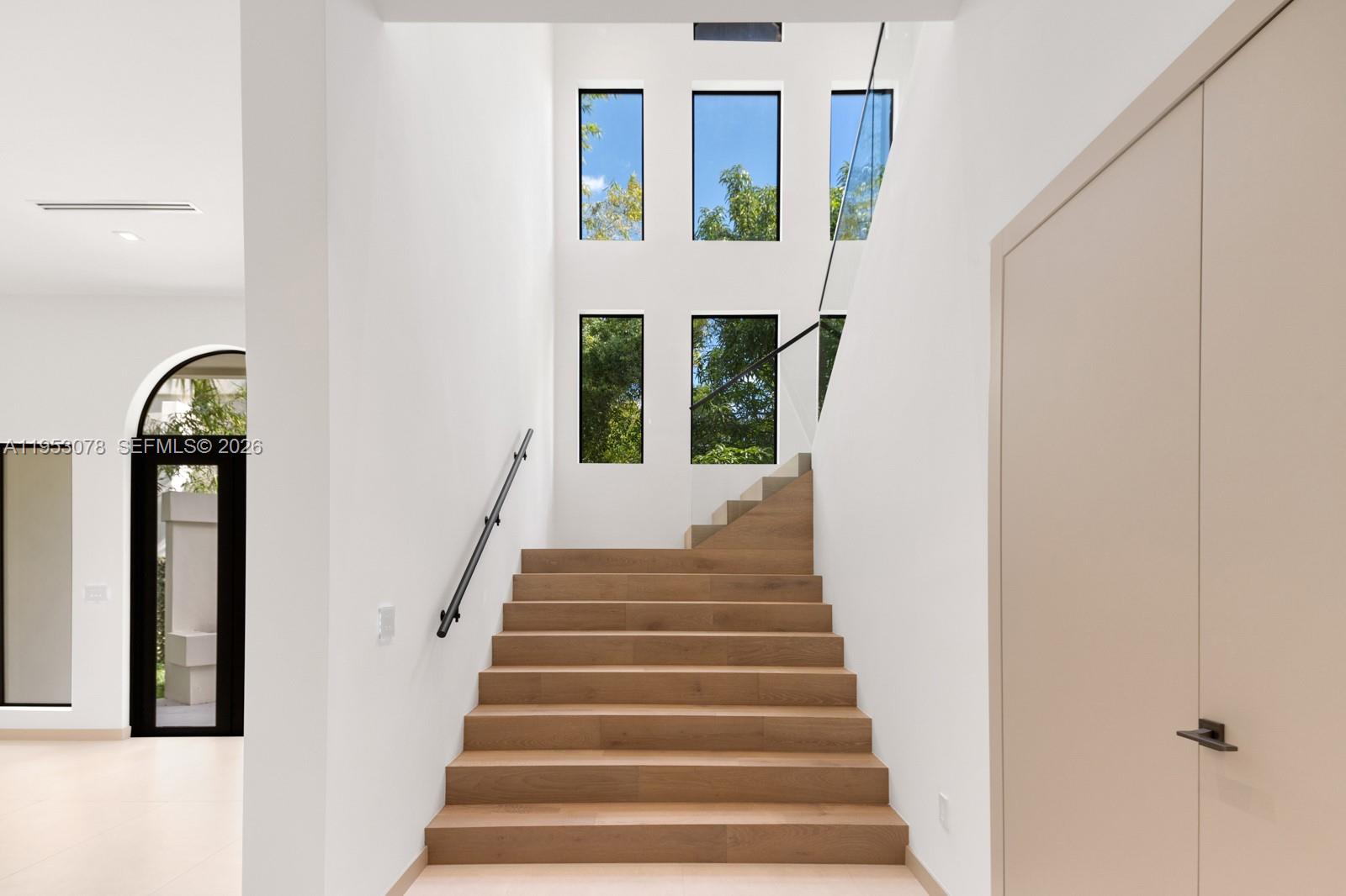 LINDBERGH'S LANDING - Residential