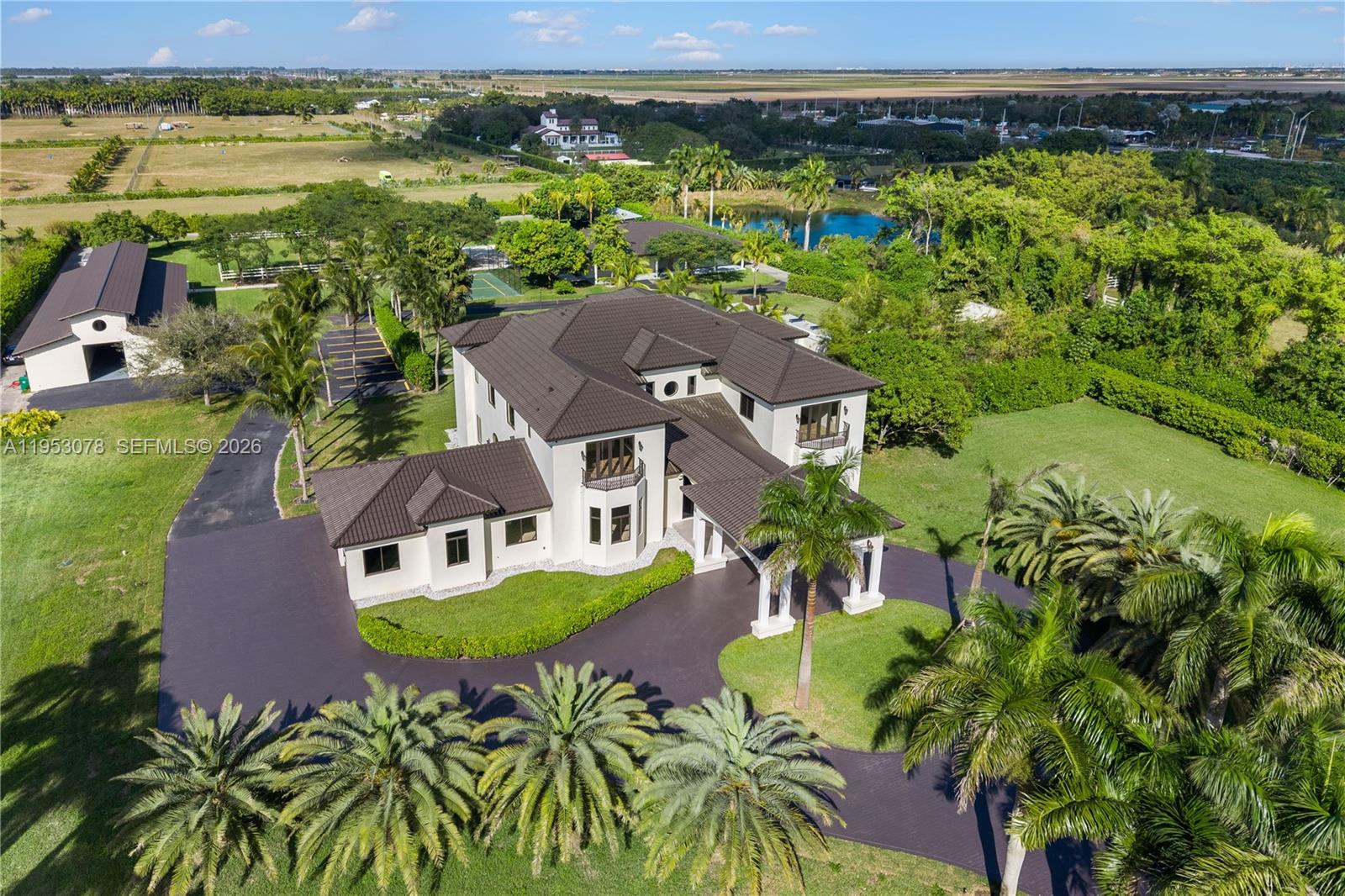 LINDBERGH'S LANDING - Residential