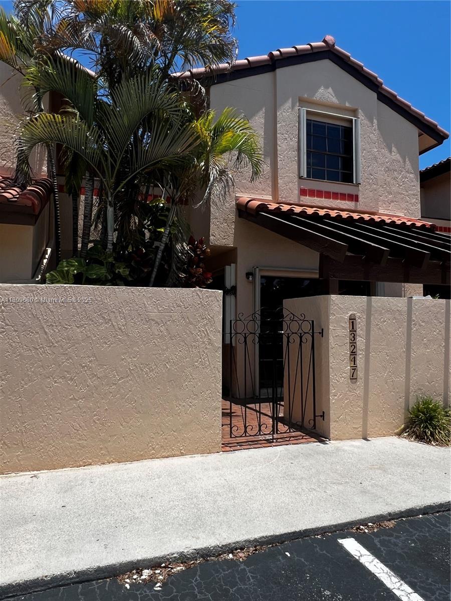 13247 Sw 114th Ter, Miami, Broward County, Florida - 2 Bedrooms  
2 Bathrooms - 