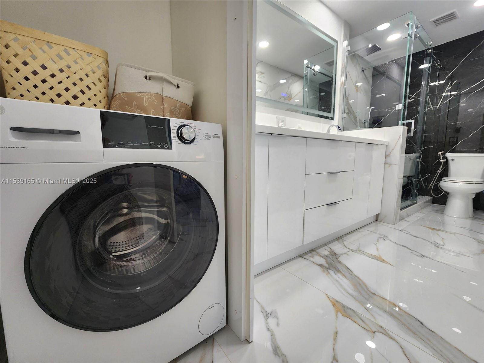 ALEXANDER TOWERS CONDO - Residential Lease