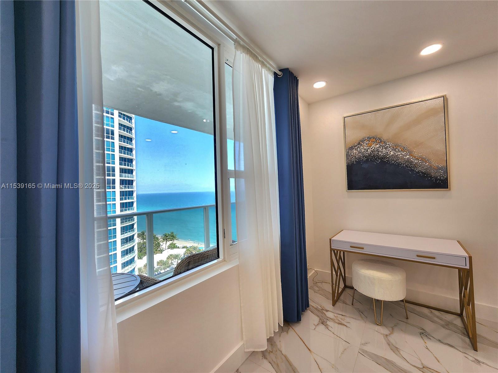 ALEXANDER TOWERS CONDO - Residential Lease