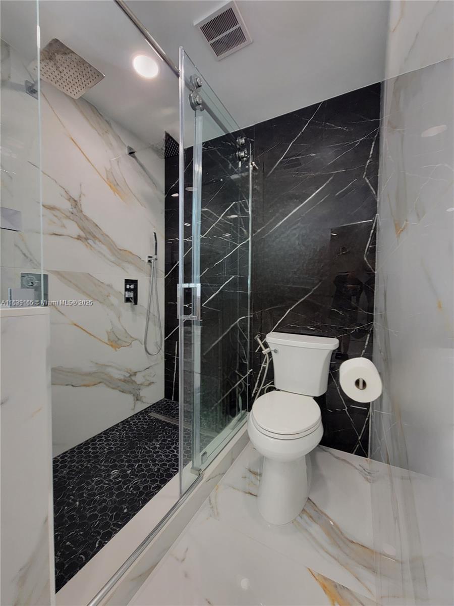 ALEXANDER TOWERS CONDO - Residential Lease