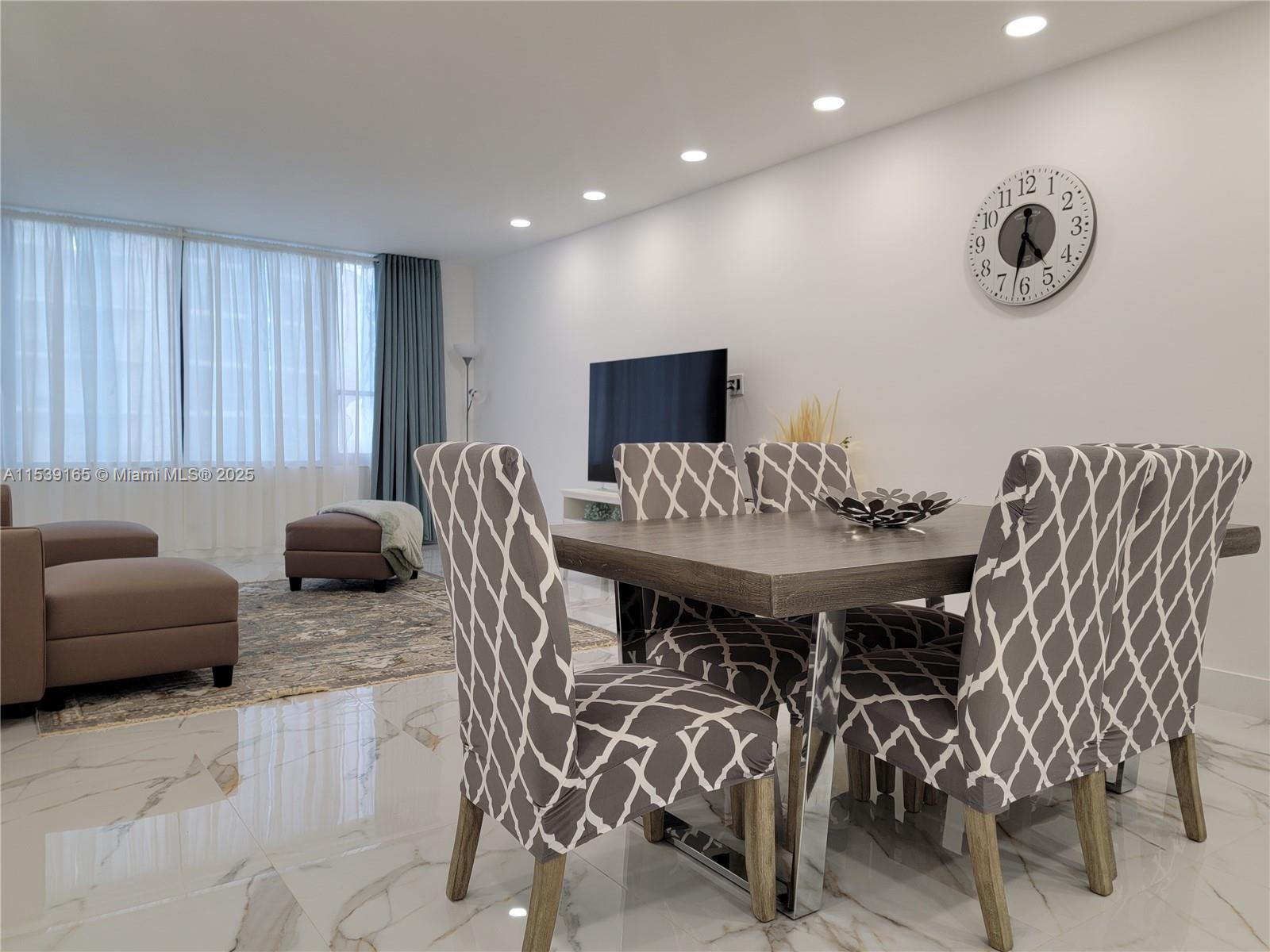 ALEXANDER TOWERS CONDO - Residential Lease