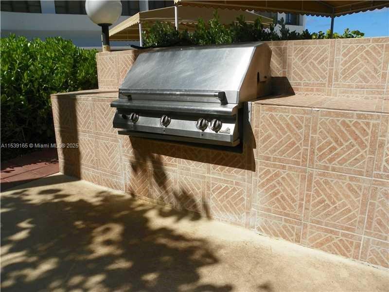 ALEXANDER TOWERS CONDO - Residential Lease