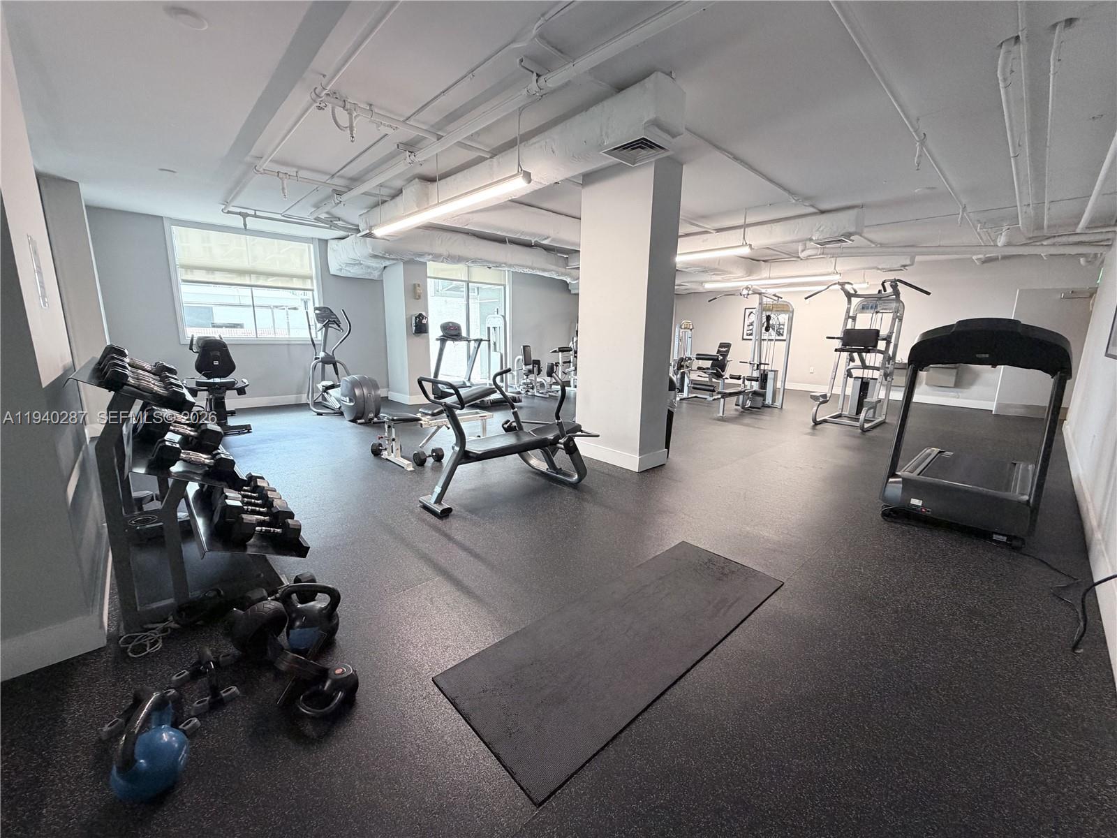 HOLLYWOOD STATION RES CON - Residential