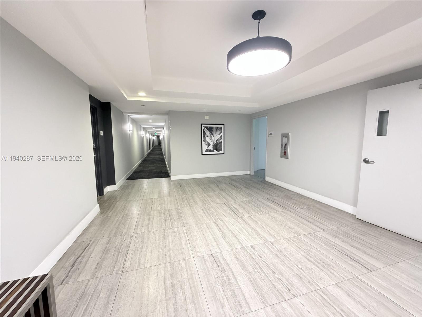 HOLLYWOOD STATION RES CON - Residential