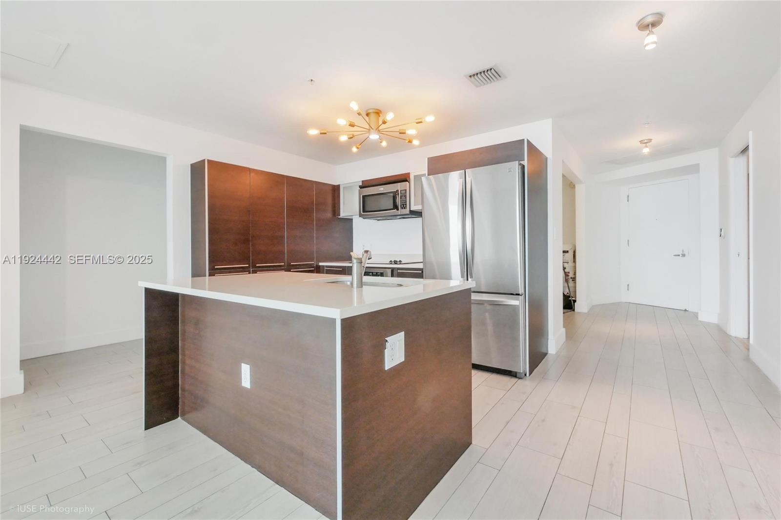 1900 N Bayshore Dr 2615