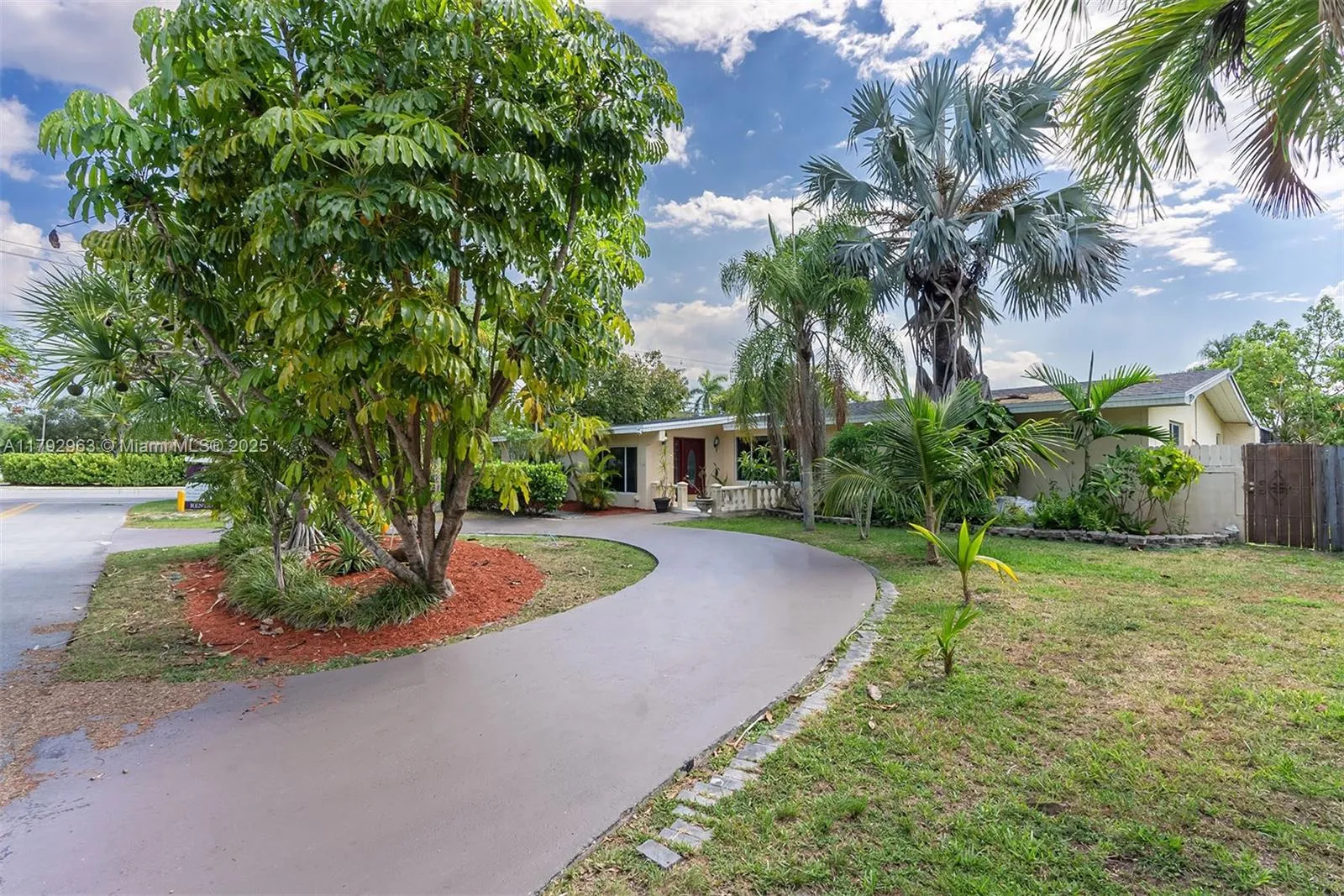 Pinecrest, Florida 33156, United States, 5 Bedrooms Bedrooms, ,3 BathroomsBathrooms,Residential,Active,118779