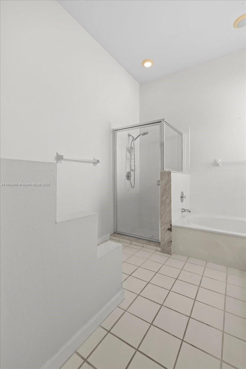 KEYS-GATE NO 1 - Residential