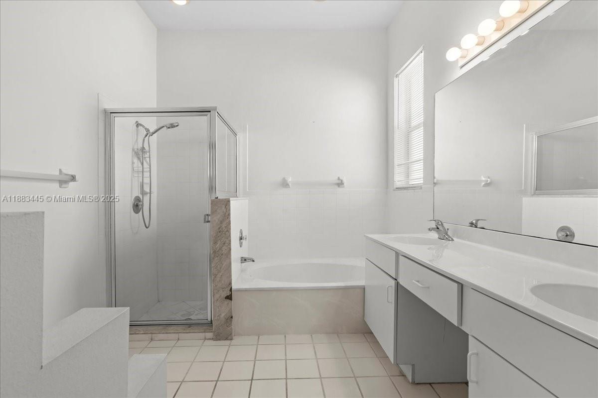 KEYS-GATE NO 1 - Residential