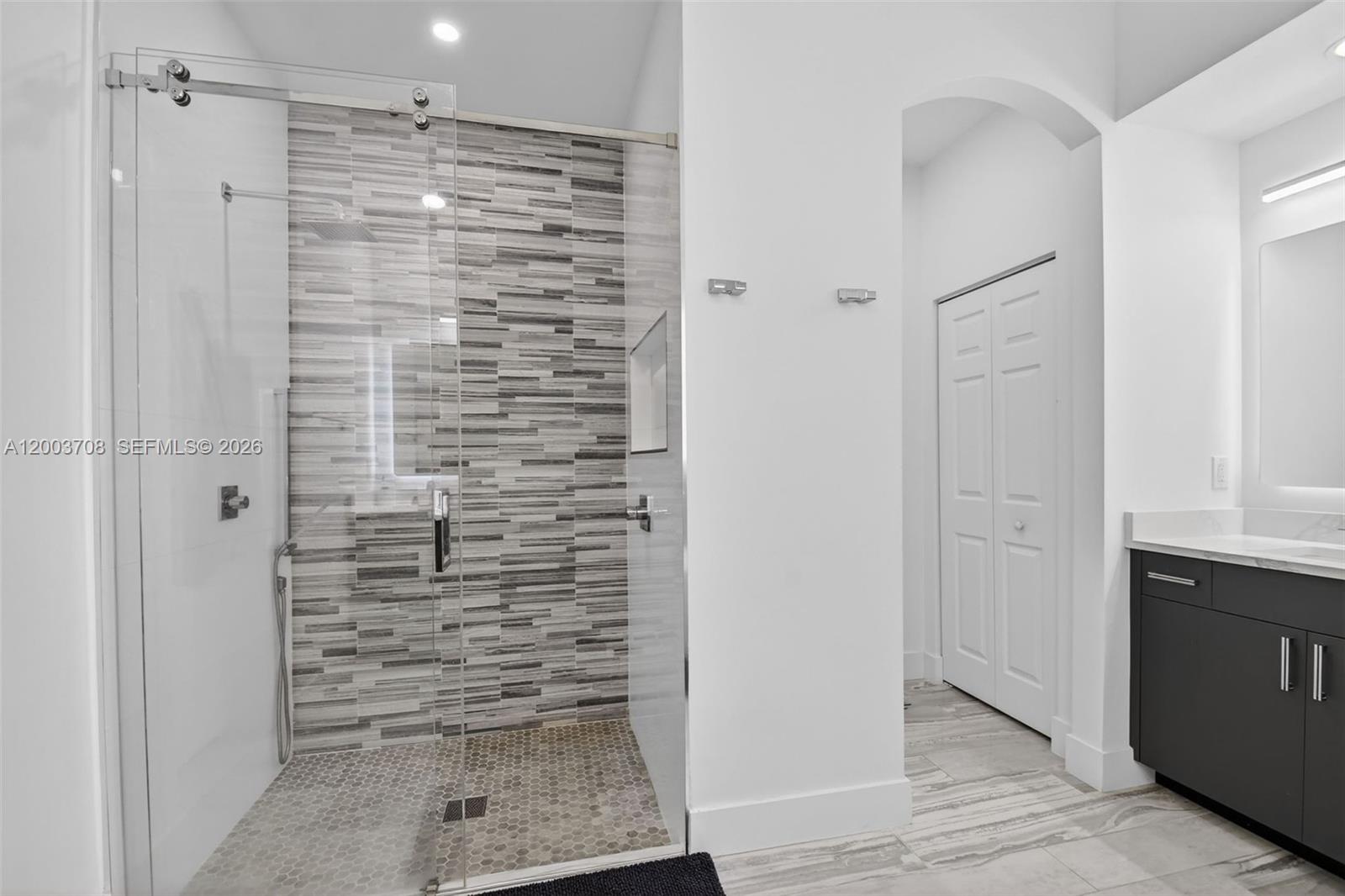 VILLAGES OF WINDSOR 3 - Residential