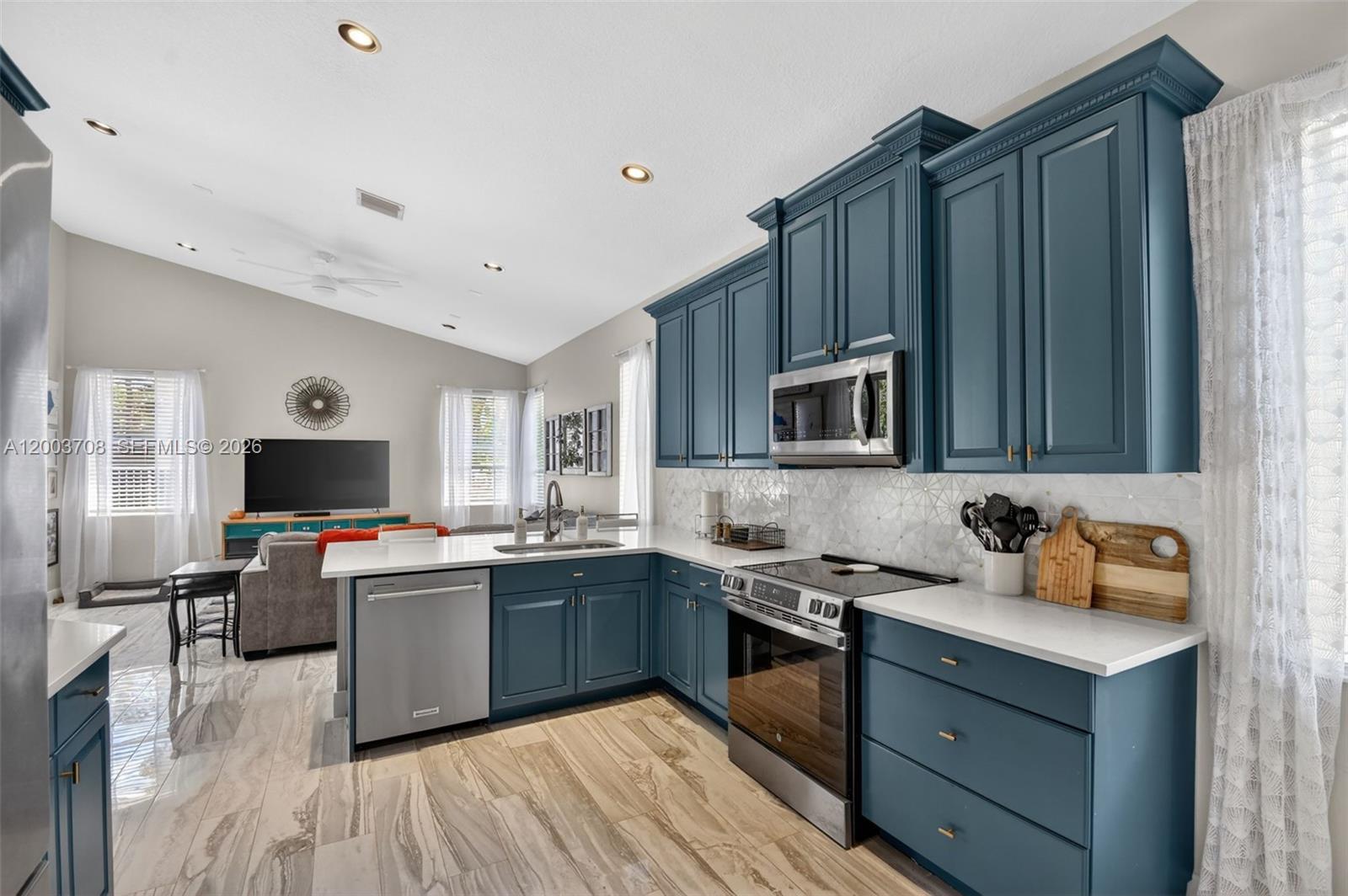 VILLAGES OF WINDSOR 3 - Residential