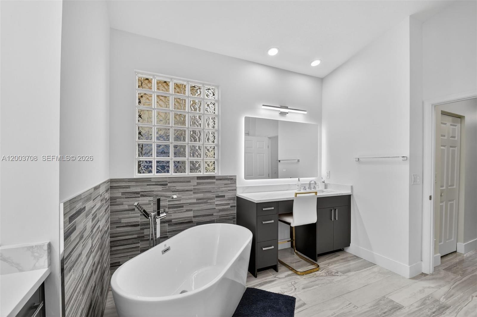 VILLAGES OF WINDSOR 3 - Residential