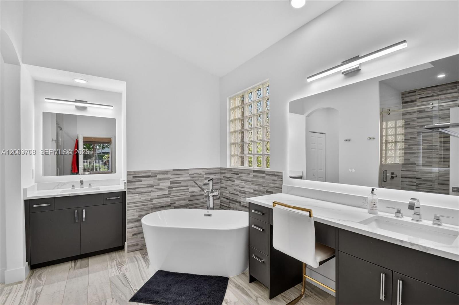 VILLAGES OF WINDSOR 3 - Residential